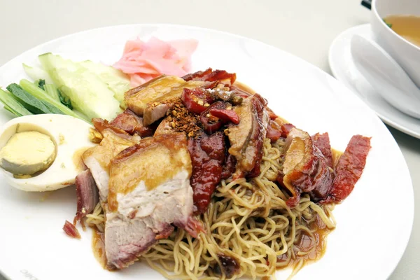 Roast Duck Noodles White Plate — Stock Photo, Image