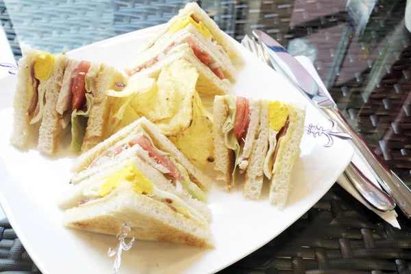 Sandwich Jamón Plato Blanco — Foto de Stock
