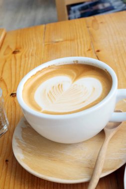 Sıcak Latte yakın çekim 