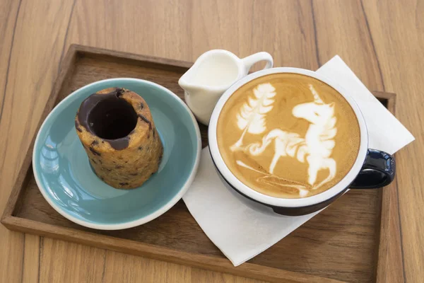 Latte Caliente Con Galletas Una Mesa Madera —  Fotos de Stock