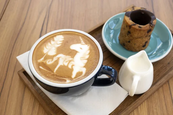 Latte Caliente Con Galletas Una Mesa Madera —  Fotos de Stock