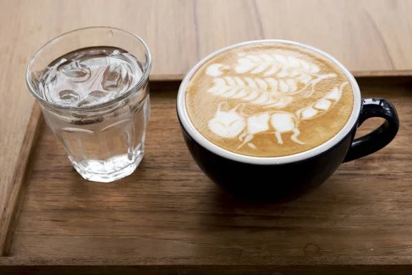 Latte Chaud Avec Beau Latte Art Sur Table Bois — Photo