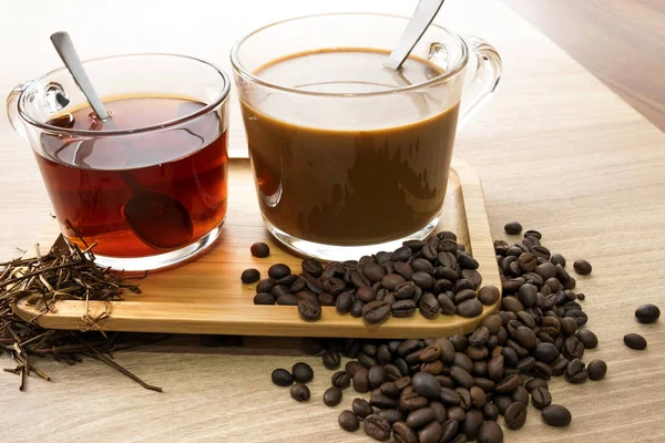 Горячий Чай Кофе Чайными Листьями Кофейными Зёрнами — стоковое фото