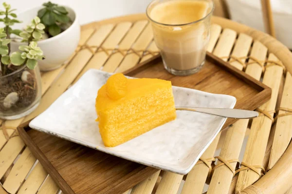 Orange Cake Ceramic Dish — Stock Photo, Image