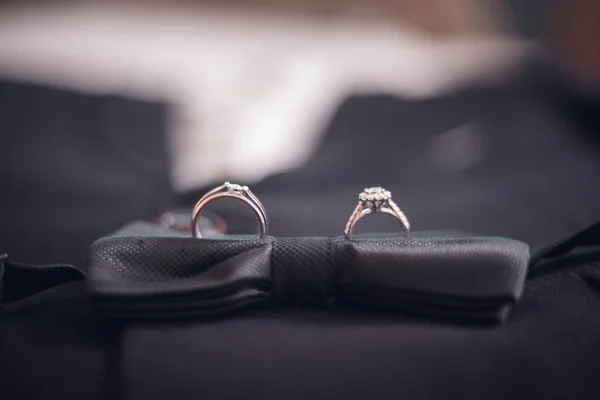 Anillos de boda, estilo de imagen vintage - Imagen — Foto de Stock