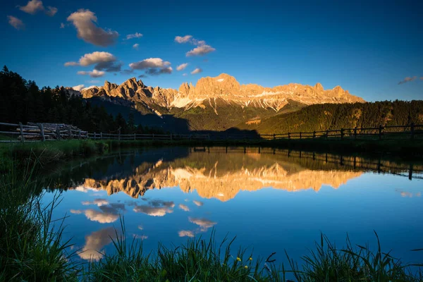 Catinaccio Mountain Lake Reflection Sunset — Stock Photo, Image