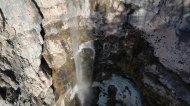 Tret Şelalesi, İHA 'dan yükselen görüntü, Trentino - Alto Adige, İtalya