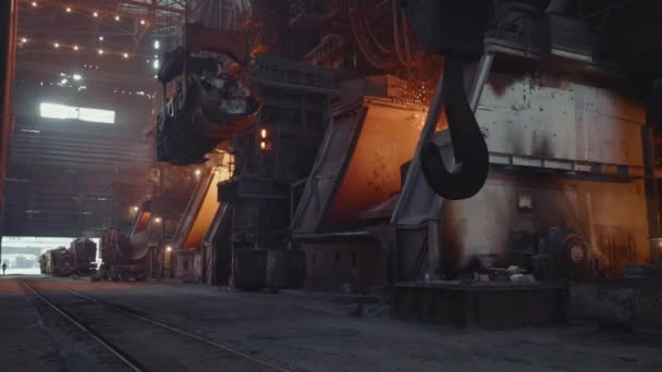 Demir Dökümhanesi Çelik Üretim Atölyesinin Genel Görünümü — Stok video