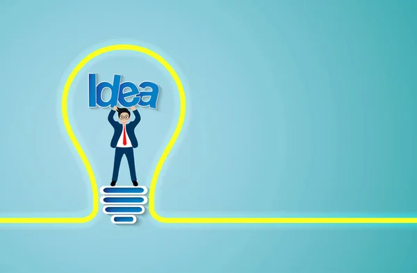 Ícone de lâmpada ideia criativa. homem de negócios em pé na lâmpada . — Vetor de Stock