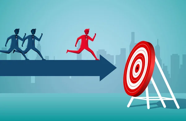 Empresários estão competindo correndo uns contra os outros na seta para o alvo círculo vermelho . — Vetor de Stock