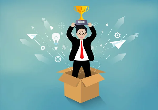Denk buiten de doos. Business men standing Holding Cup Award in de bruine doos — Stockvector