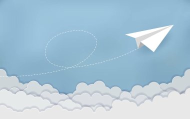 iş başarı kavramı, Kağıt uçak bulut arasında gökyüzünde uçan beyaz