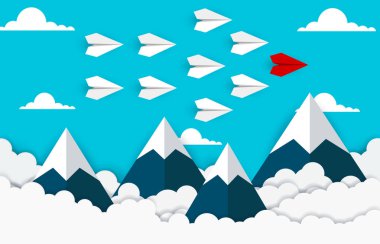 Kağıt uçak rekabet bulut ve dağ arasında gökyüzüne kadar hedefe gitmek