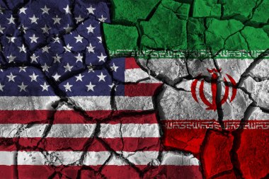 Kriz ve çatışma kavramı Amerika ve İran . kırık zemin arka plan üzerinde bayraklar .