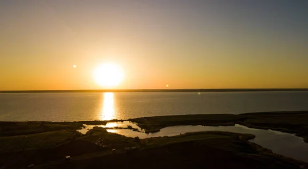 drone nehirde gün batımı