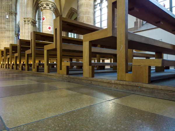 Kirche St Paul Münih Almanya sağ banklar içinde