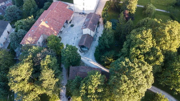 şato Pont-d'Ain nehir köprüsü konukevi yukarıda drone