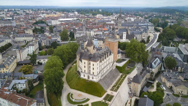 Pireneler Şehir Pau ve Kale drone