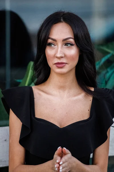 Closeup Portrait Beautiful Young Brunette Woman Black Dress Stylish Makeup — Stock Photo, Image