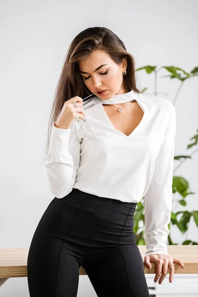 Studio Portrait Young Brunette Woman White Shirt Black Pants Beauty — Stock Photo, Image