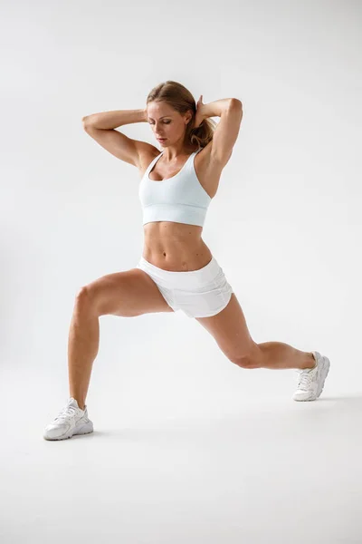 Estudio Tiro Mujer Joven Deportiva Ropa Deportiva Modelo Belleza Haciendo — Foto de Stock