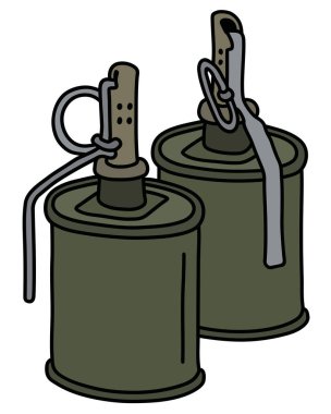 İki eski haki saldırgan el bombası