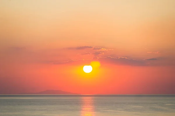Схід сонця над Чорним морем — стокове фото