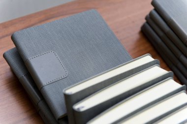 notlar için kitaplar, tabloda yazıtlar olmadan günlükler