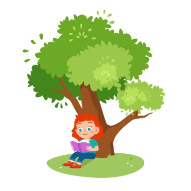 Sevimli mutlu kız ağacın altında kitap okuyor.