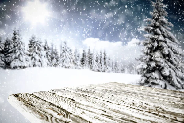 Snowy Glinsterende Glanzende Winterlandschap Met Vallende Sneeuwvlokken Houten Oppervlak Voor — Stockfoto