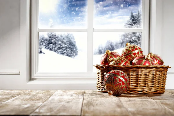 Inverno Nevado Brilhando Paisagem Brilhante Fora Janela Com Decorações Natal — Fotografia de Stock