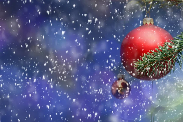 Kerstversieringen Heldere Glanzende Kleuren Met Kerstverlichting Met Wazige Achtergrond — Stockfoto