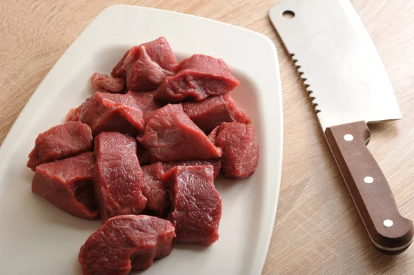 Plato Blanco Rodajas Carne Cruda Carne Para Hacer Carne Picada — Foto de Stock