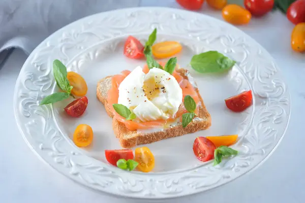 Slices Salmon Fillet Weak Salt White Bread Toast Top Egg — Stock Photo, Image