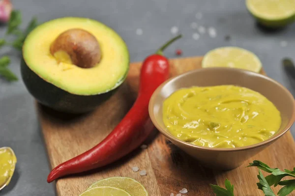 Mexican Sauce Guacamole Bowl Avocado Hot Red Pepper Slices Lime — Stock Photo, Image