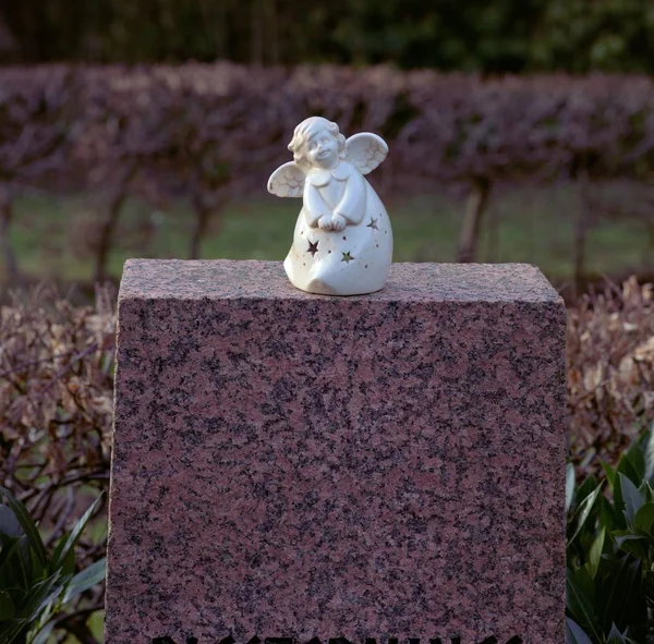 Pequeno Anjo Uma Lápide — Fotografia de Stock