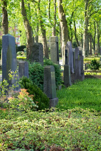 Stare Nagrobki Cmentarzu Leśnym — Zdjęcie stockowe