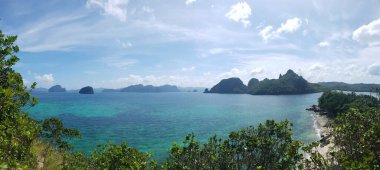 Filipinler 'deki okyanustaki adaların panoramik görüntüsü
