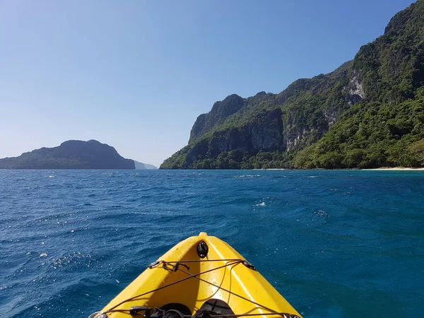 First person view of kayaking in tropical waters between islands in The Philippines — Stock Photo, Image