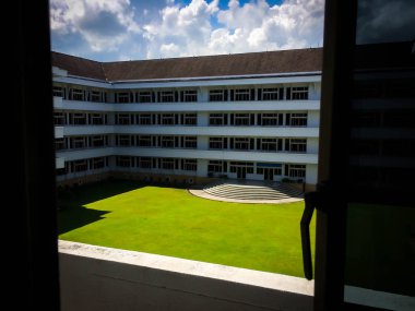 Modern ofis binası Şehir Parkı.