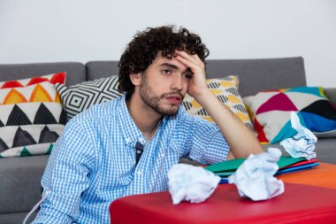 Erkek öğrenci evde öğrenme vurguladı