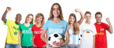 Dan Uruguay futbol destekçisi için izole beyaz zemin üzerine diğer ülkelerden hayranları ile kes şunu