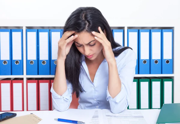 Treurig Eenzaam Turkse Zakenvrouw Kantoor Crisis — Stockfoto