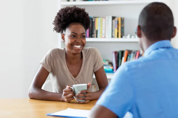 Entrevista Trabajo Una Estudiante Desempleada Hombre Negocios Oficina — Foto de Stock