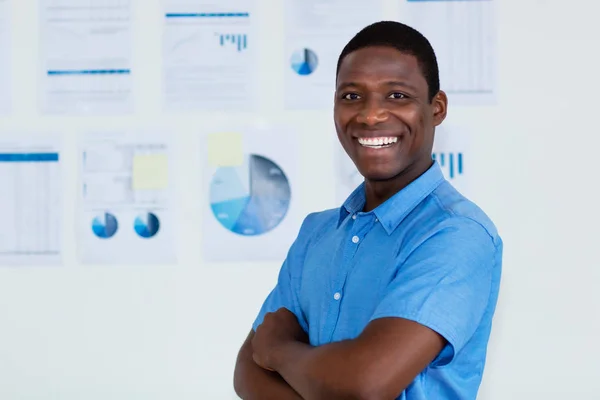 Lachender Afrikanisch Amerikanischer Geschäftsmann Büro Der Firma — Stockfoto