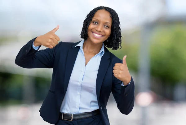 Exitosa Mujer Negocios Afroamericana Aire Libre Ciudad Verano — Foto de Stock