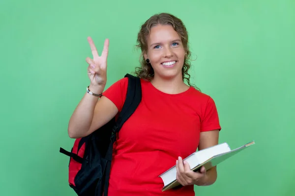 Pěkné Německé Studentky Červenou Košilí Izolované Zeleném Pozadí — Stock fotografie