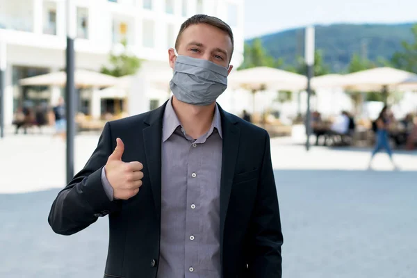 Hombre Negocios Alemán Con Máscara Facial Moda Como Protección Contra —  Fotos de Stock