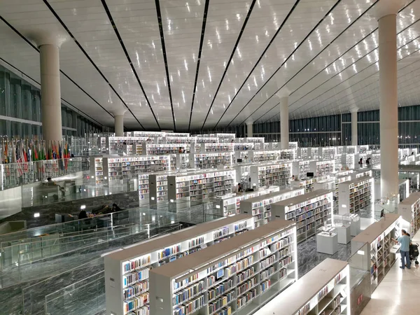 Интерьер Национальной Библиотеки Катара Столице Катара Дохе Катар — стоковое фото