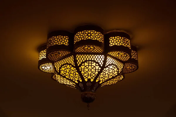 Marocco Lampada Metallo Decorato Nella Parete Una Moschea Qatar Lampada — Foto Stock